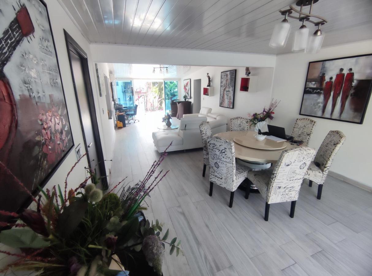 La Romantica Bed and Breakfast Contadora Island Esterno foto