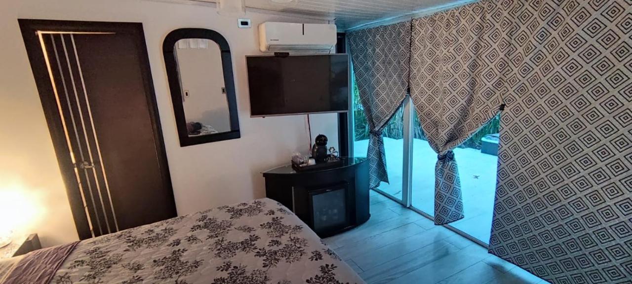 La Romantica Bed and Breakfast Contadora Island Esterno foto